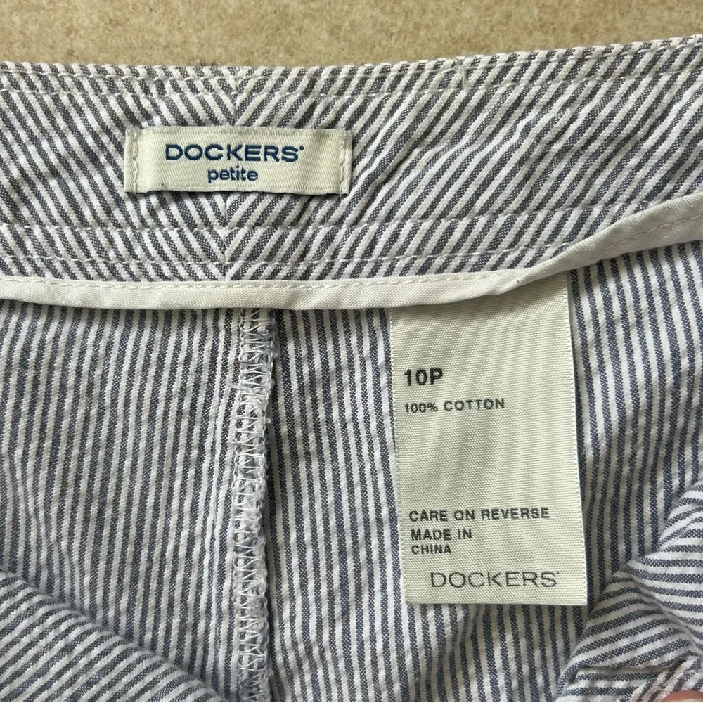 DOCKERS Seersucker Skort Blue White Striped Cotton Mini Skirt Preppy | Size 10P - Picture 2 of 13